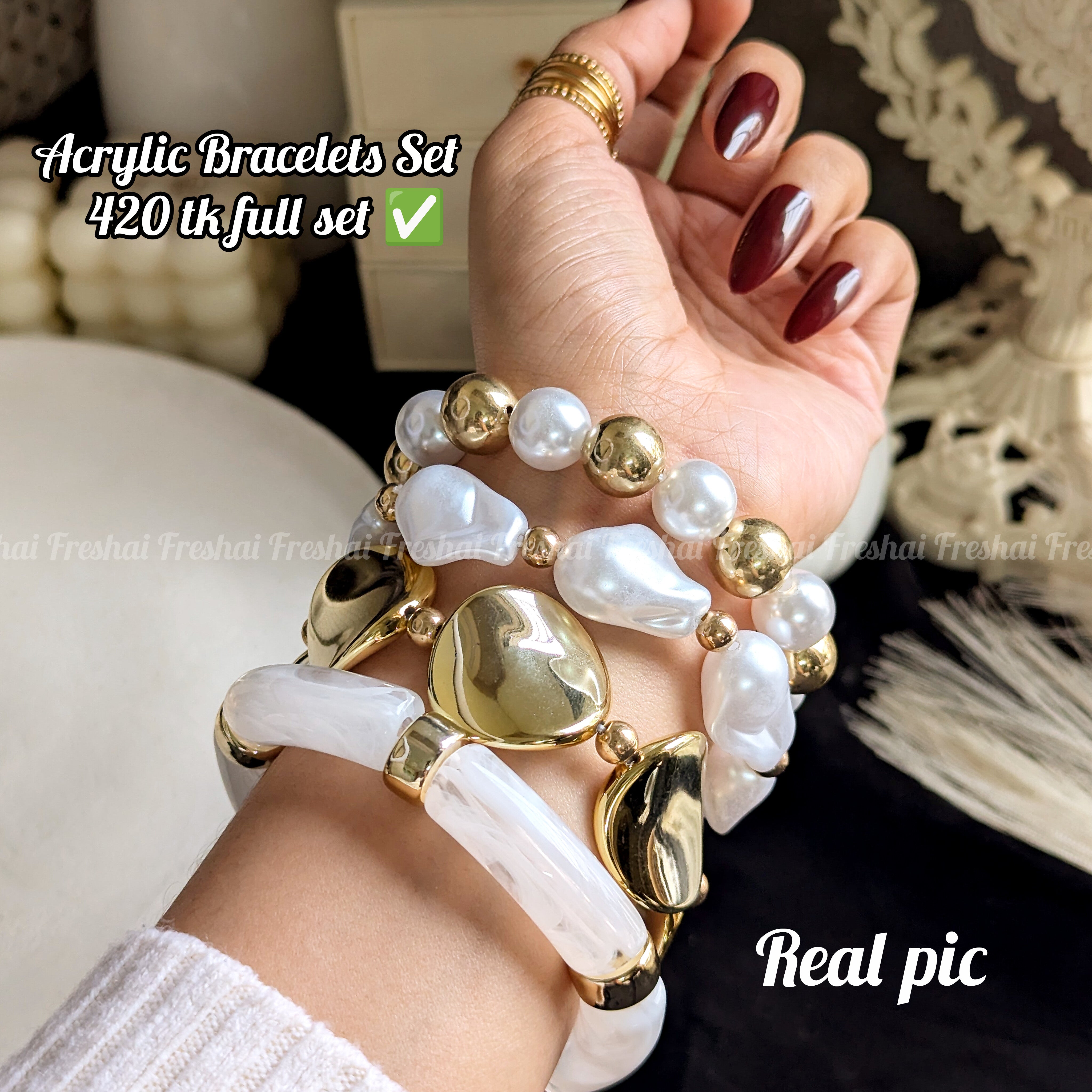 Classic Pearl & Gold Acrylic Bracelet Set