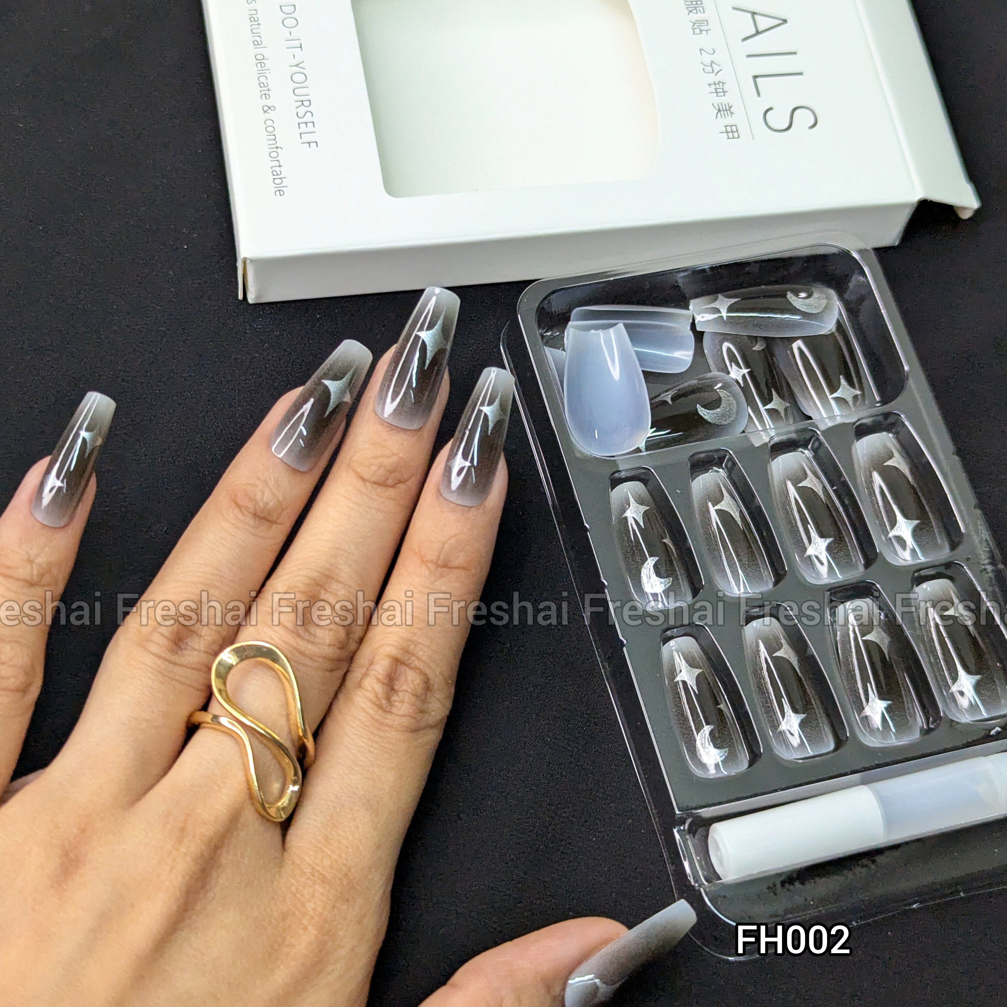Black Star Press On Nails