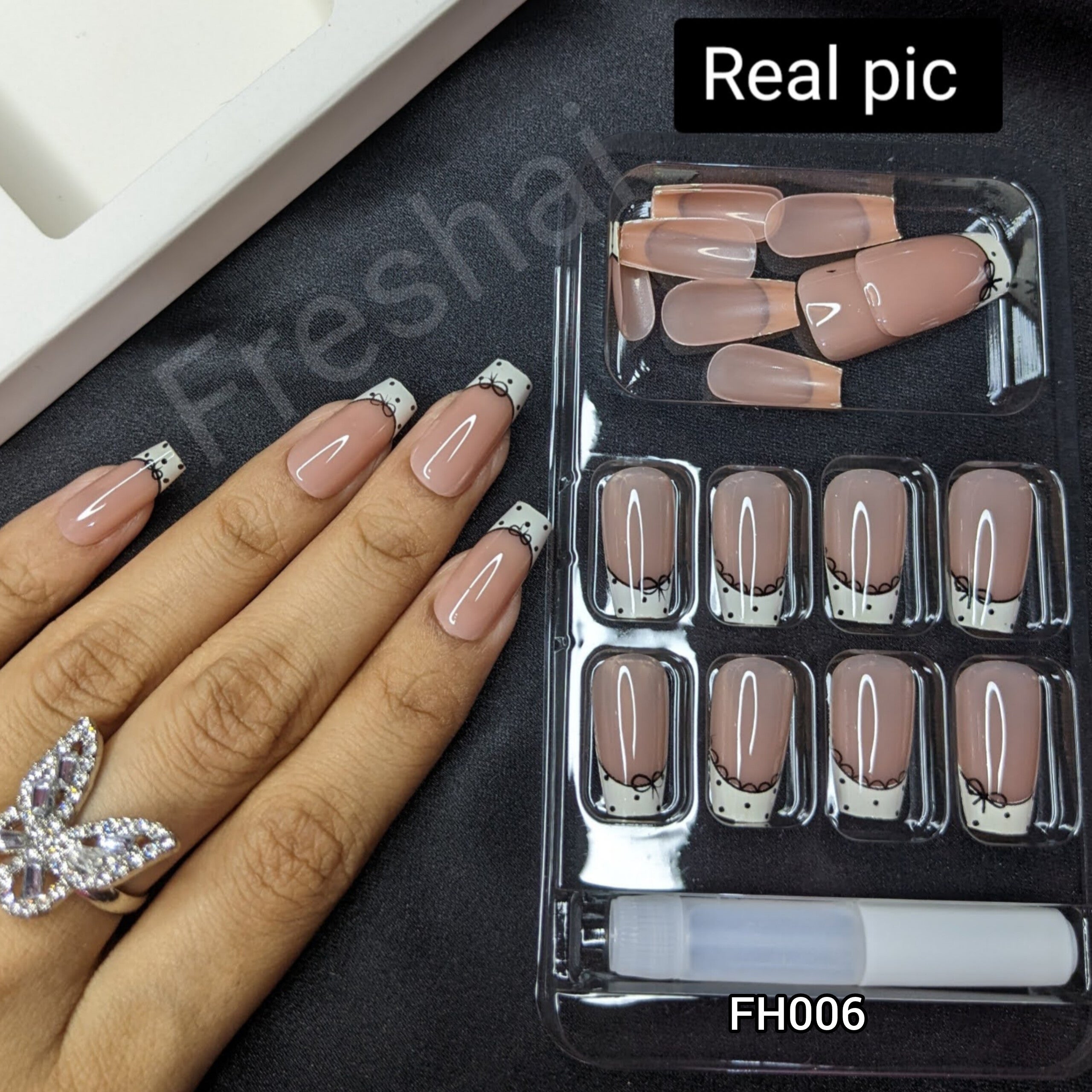 Black Border French Press On Nails