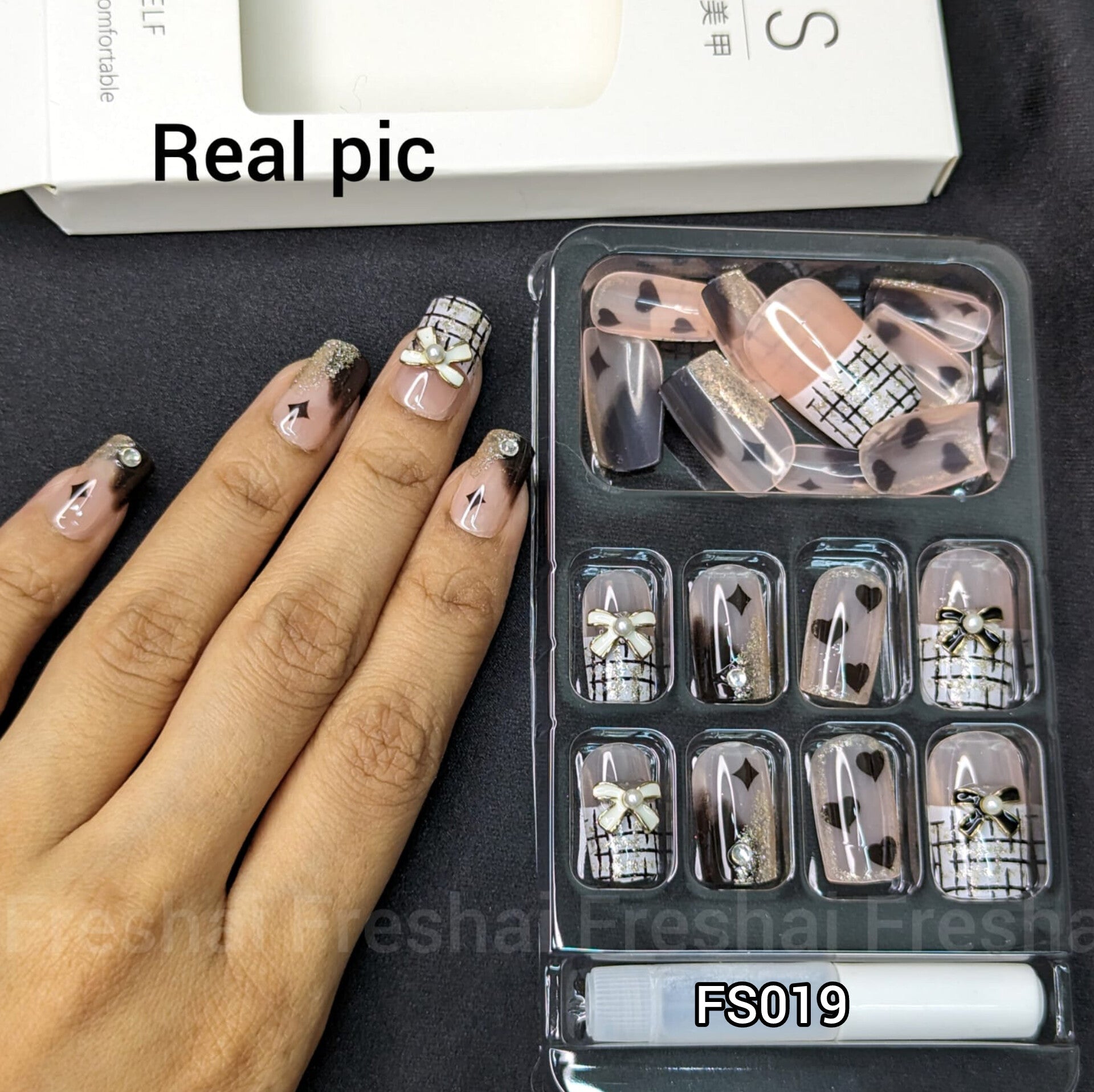 Black Heart Glitter Bow Press On Nails