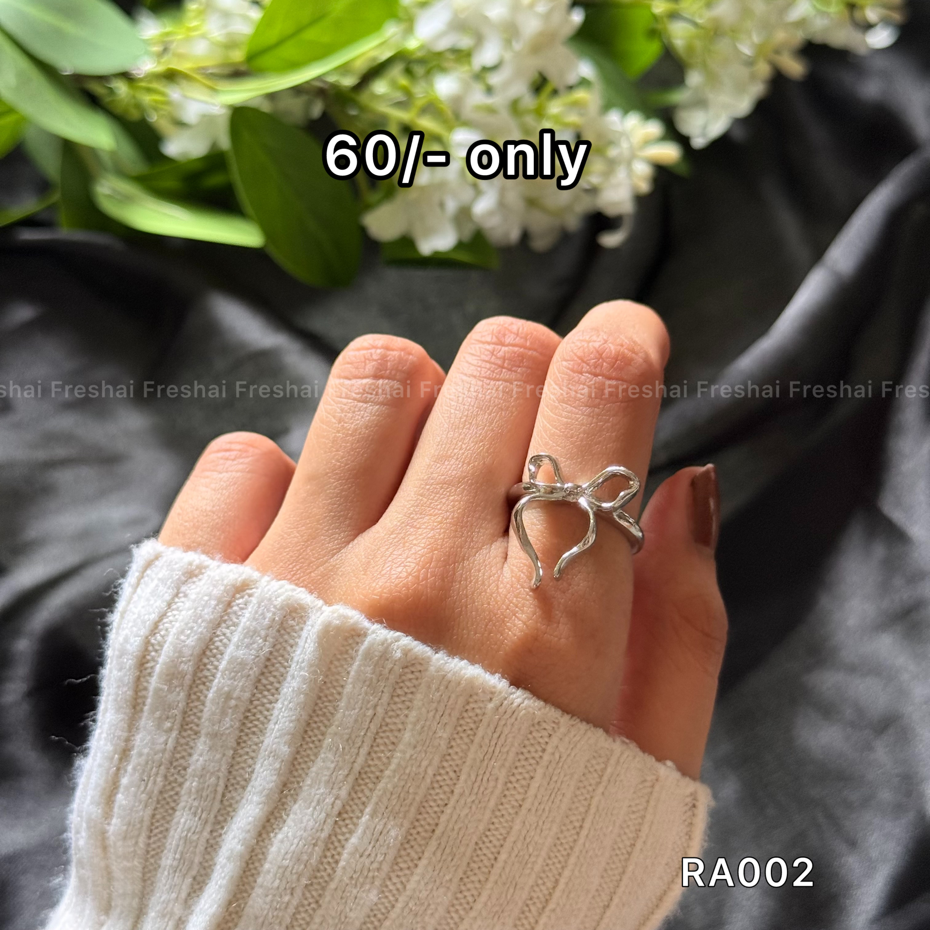 Dainty Heart & Bow Ring