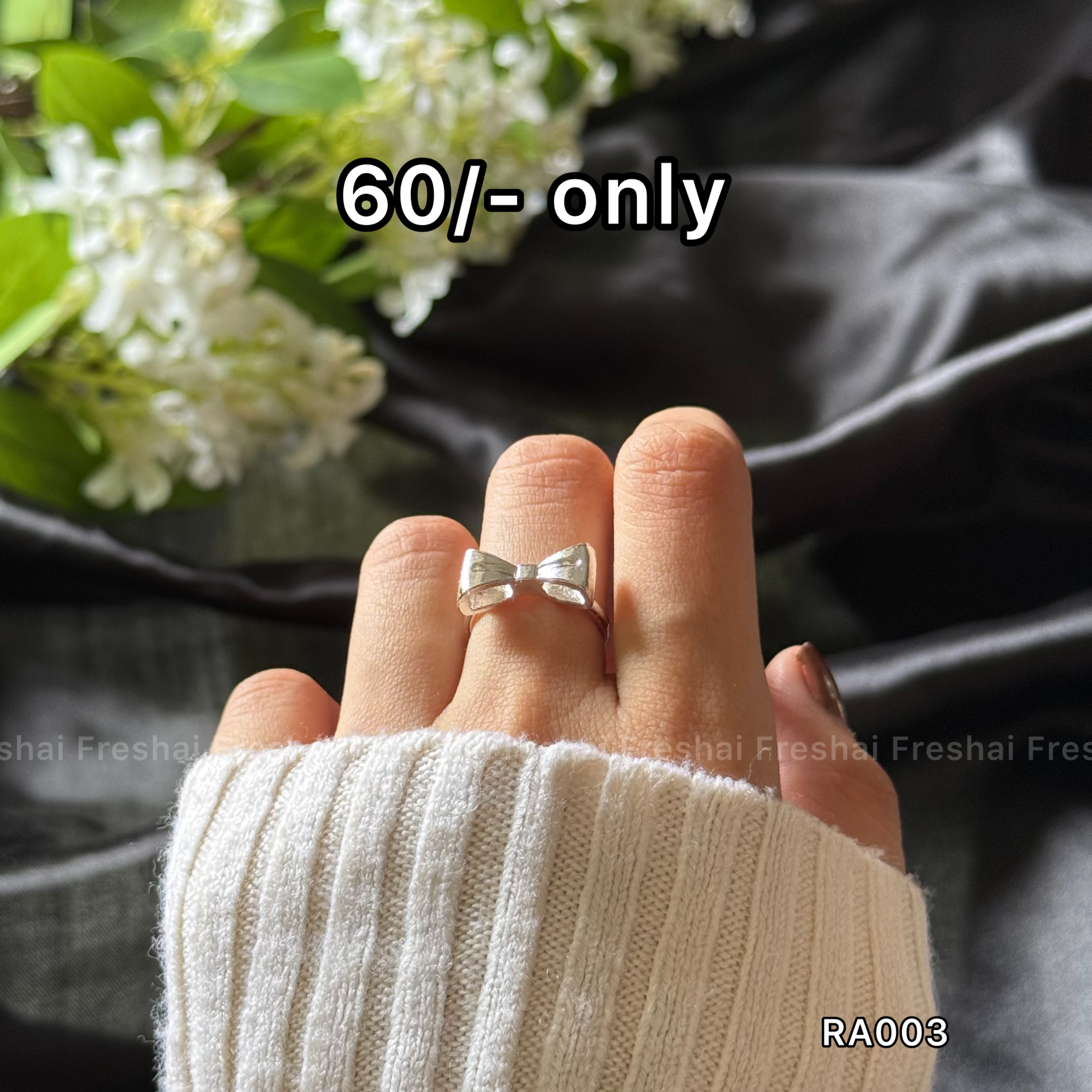 Classic Sleek Bow Ring