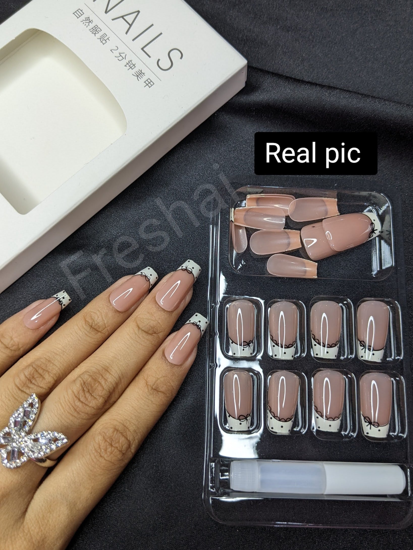 Black Border French Press On Nails