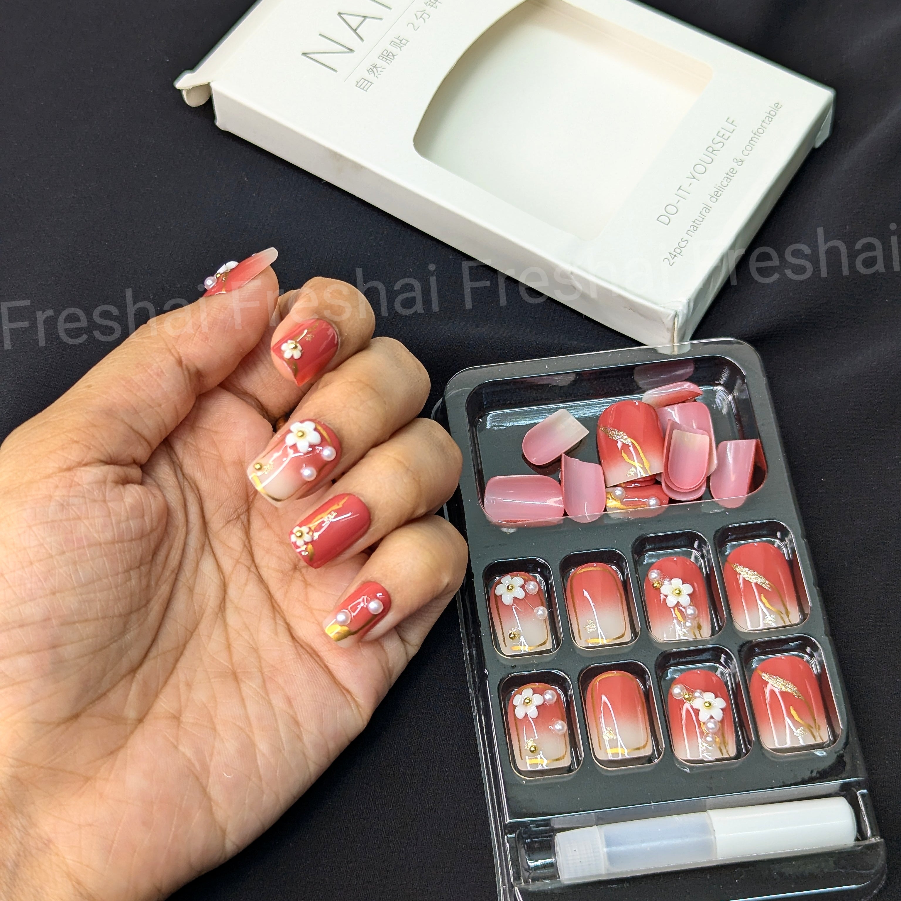 Vintage Flowery Press On Nails