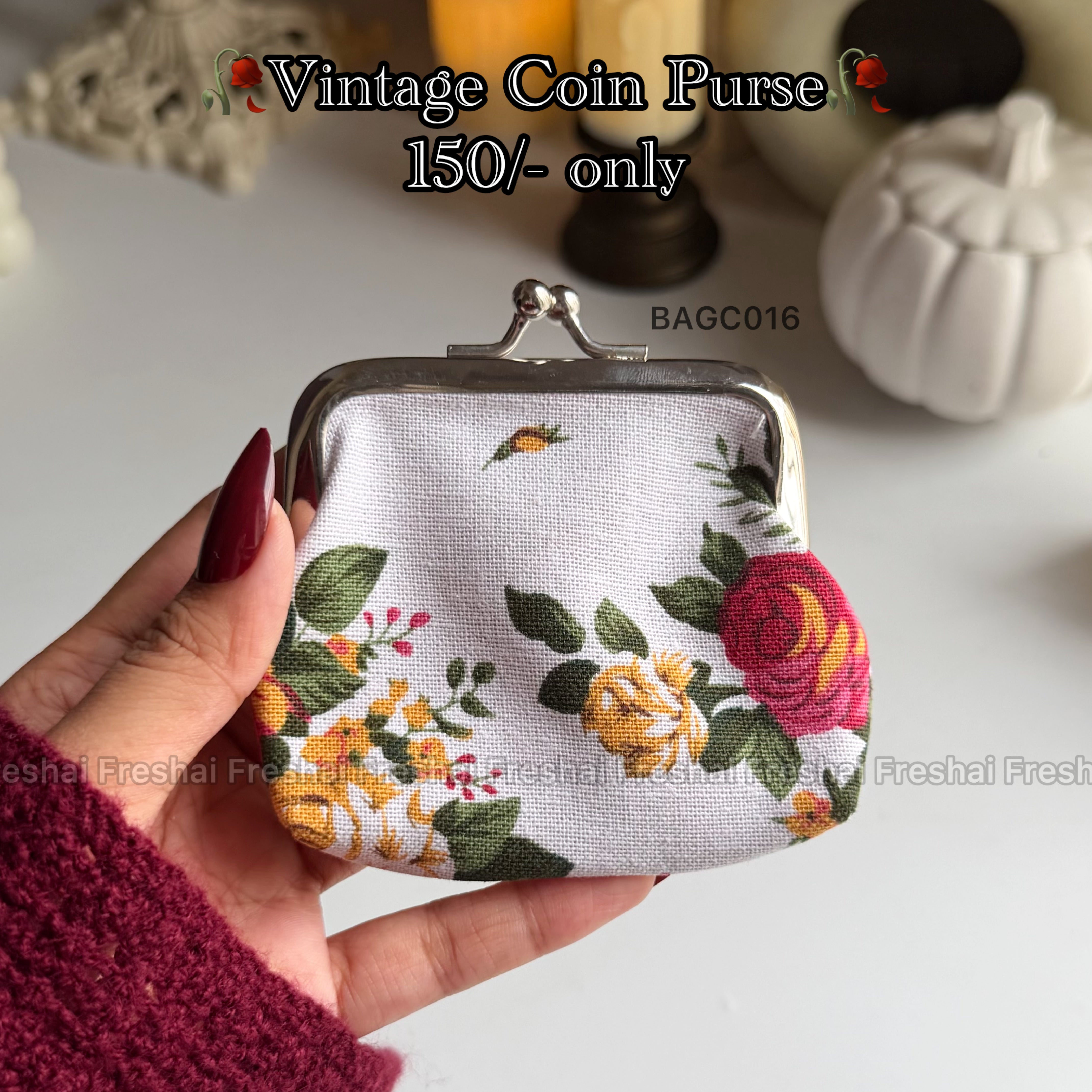 White Vintage Floral Coin Purse