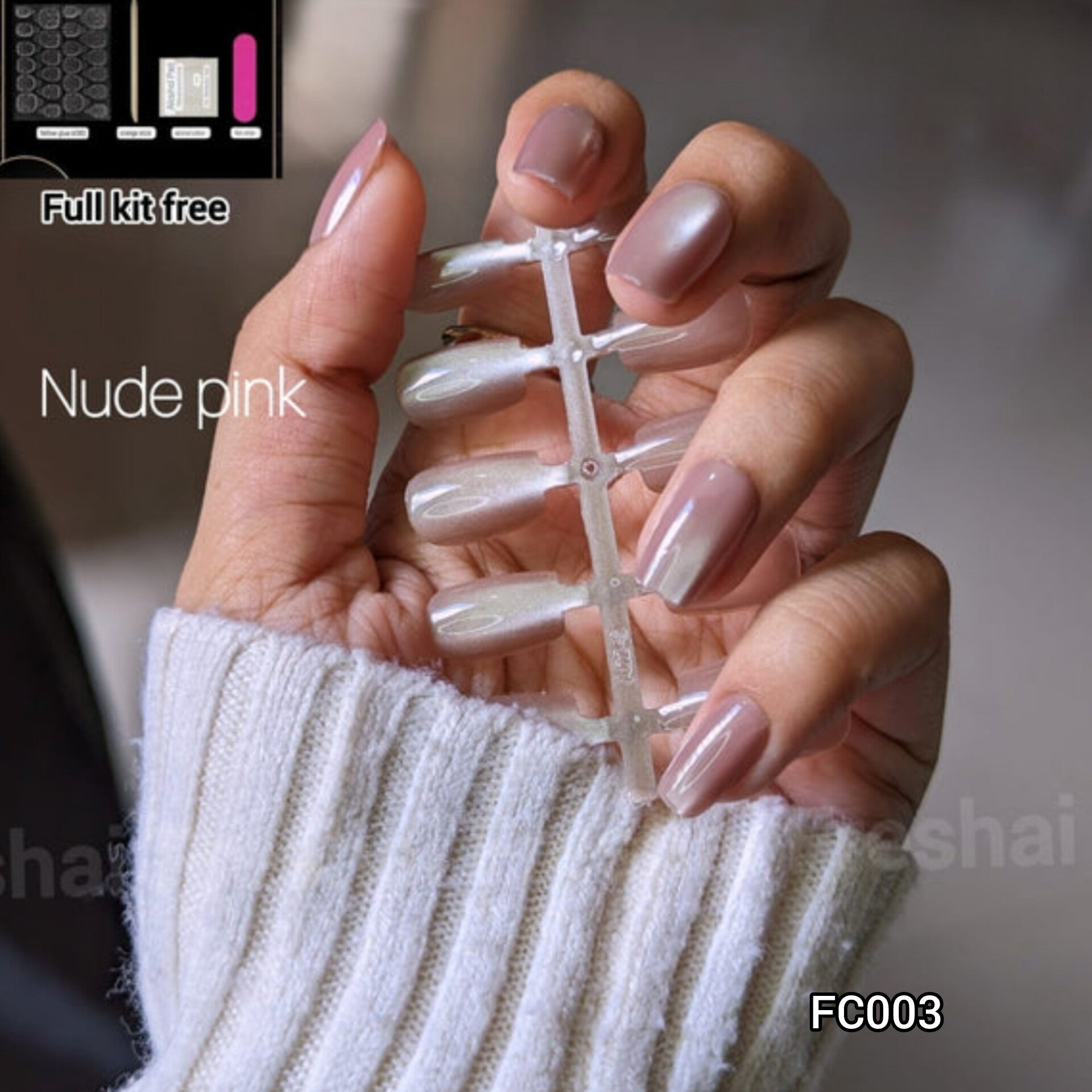 Nude Pink Cat Eye Nails