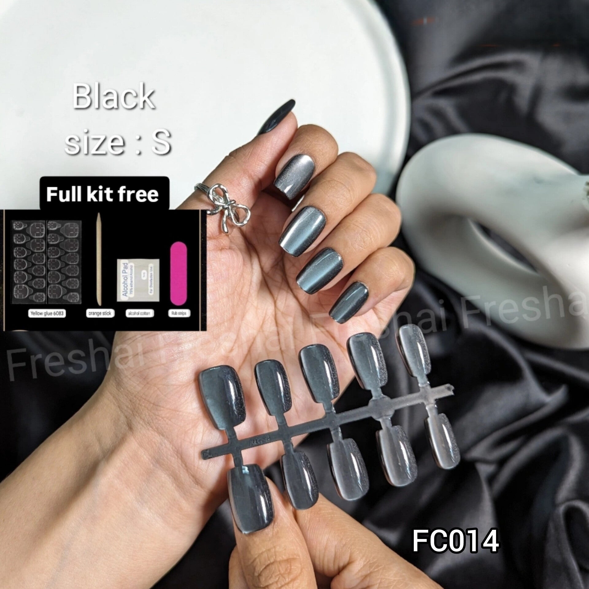 Black Cat Eye Nails
