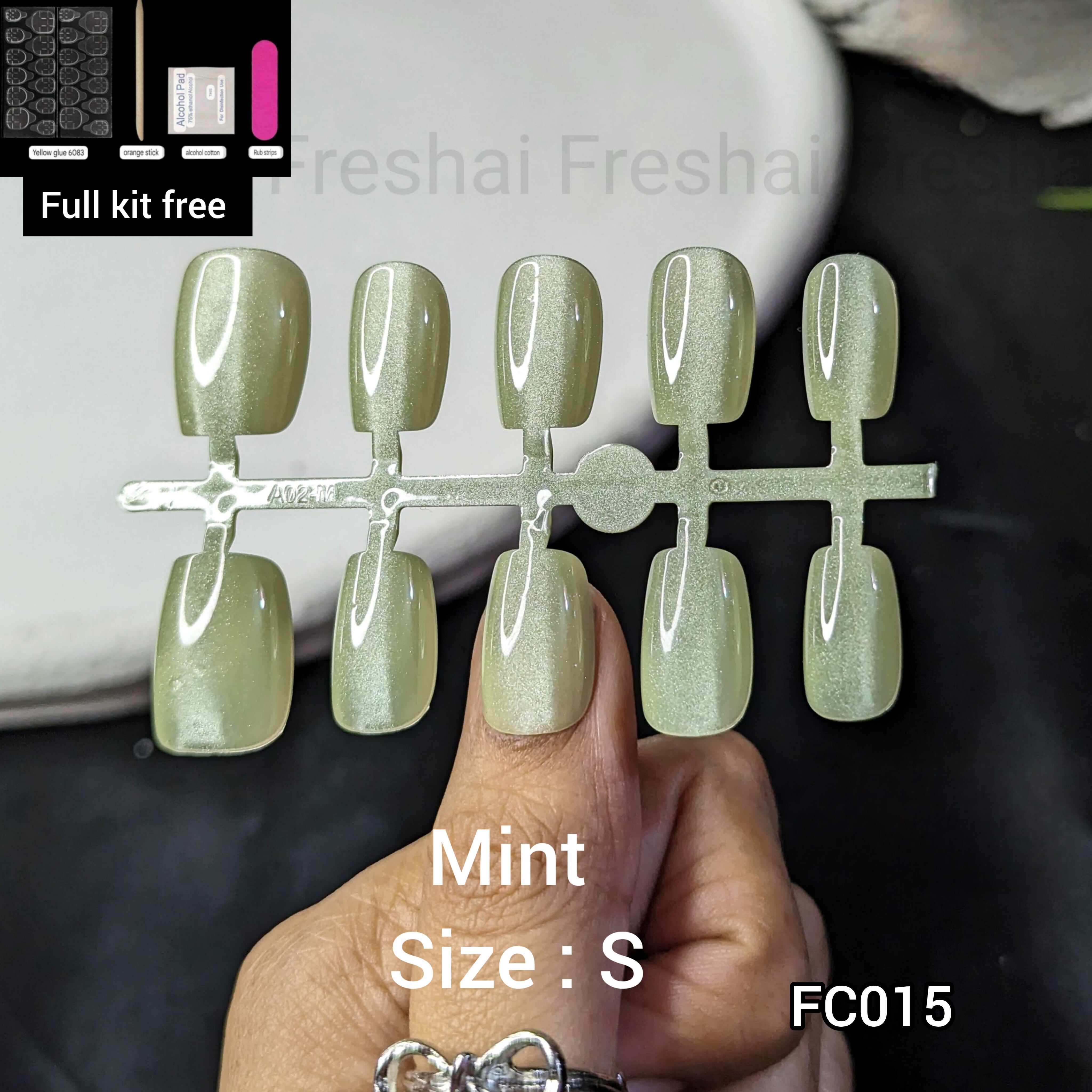 Mint Cat Eye Nails