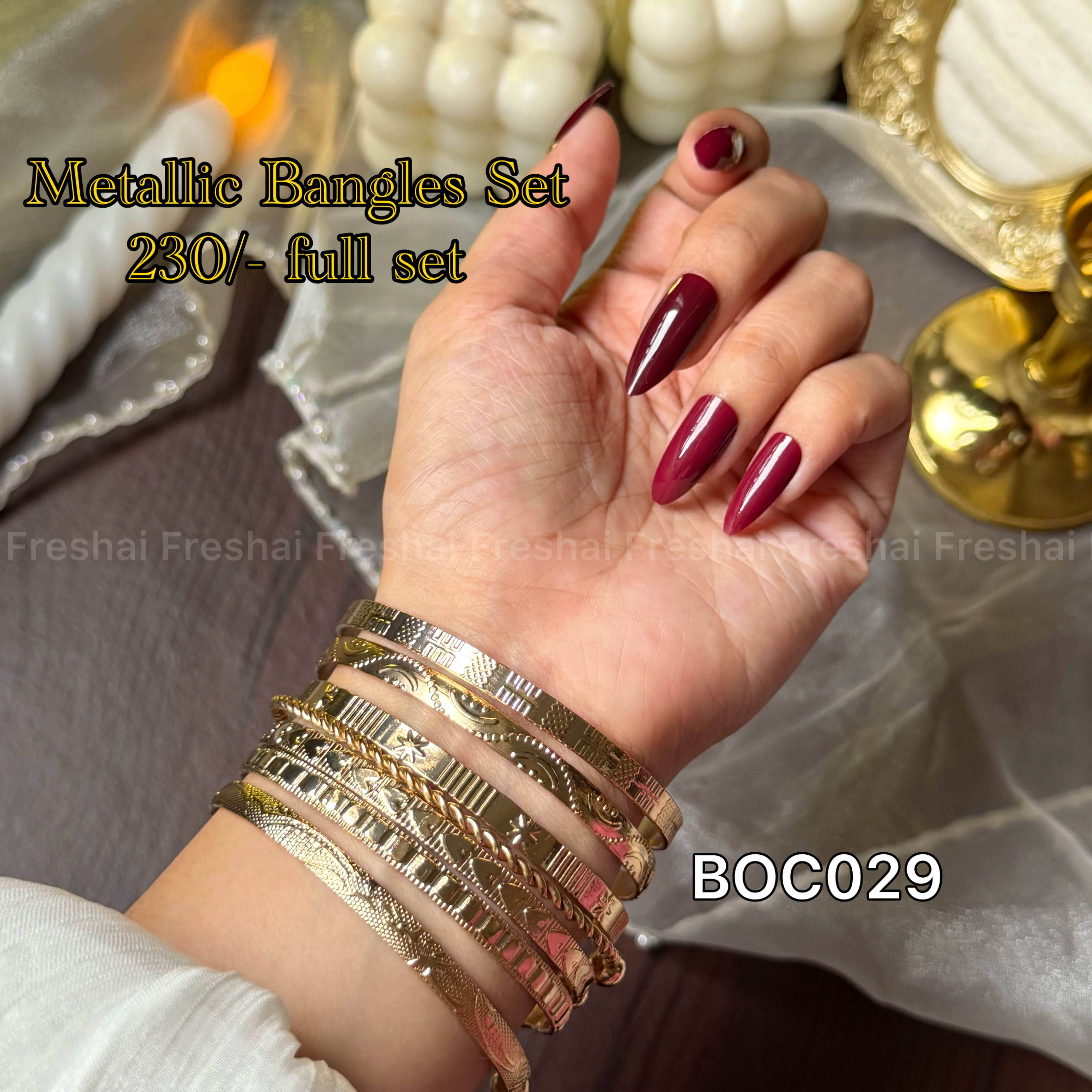 Gold Tone Metallic Bangles Set