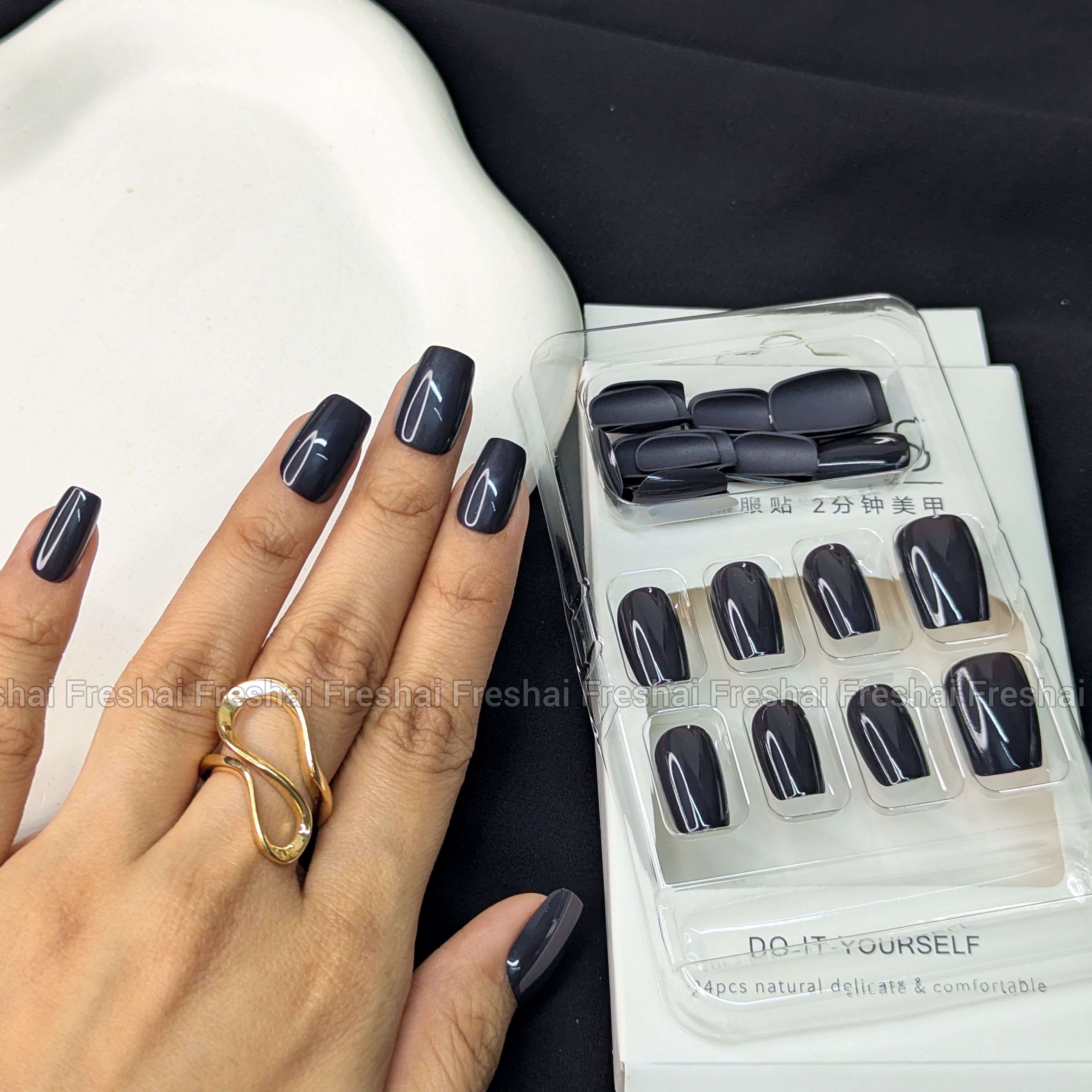 Classic Black Press On Nails