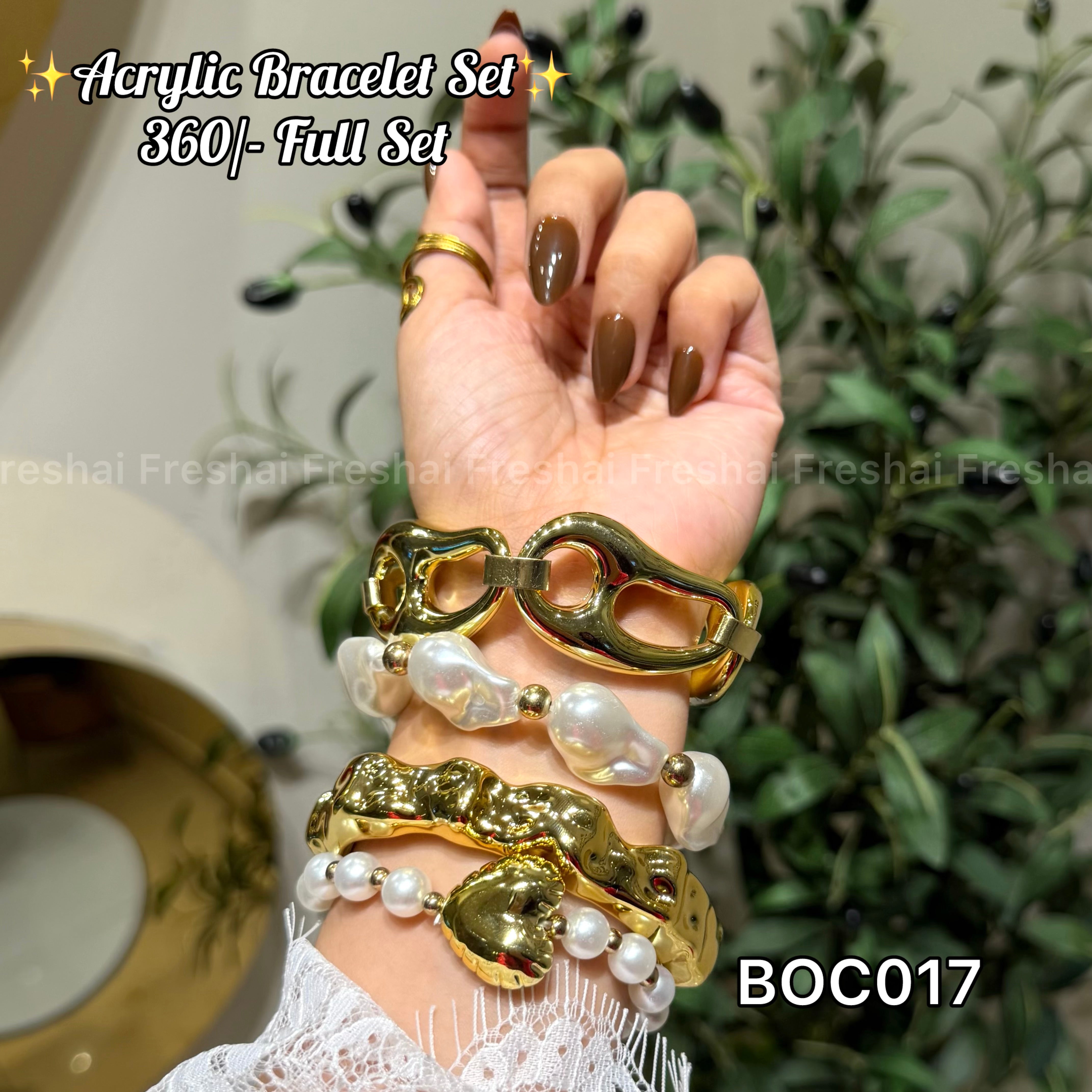 Pearl & Molten Gold Acrylic Bracelet Set