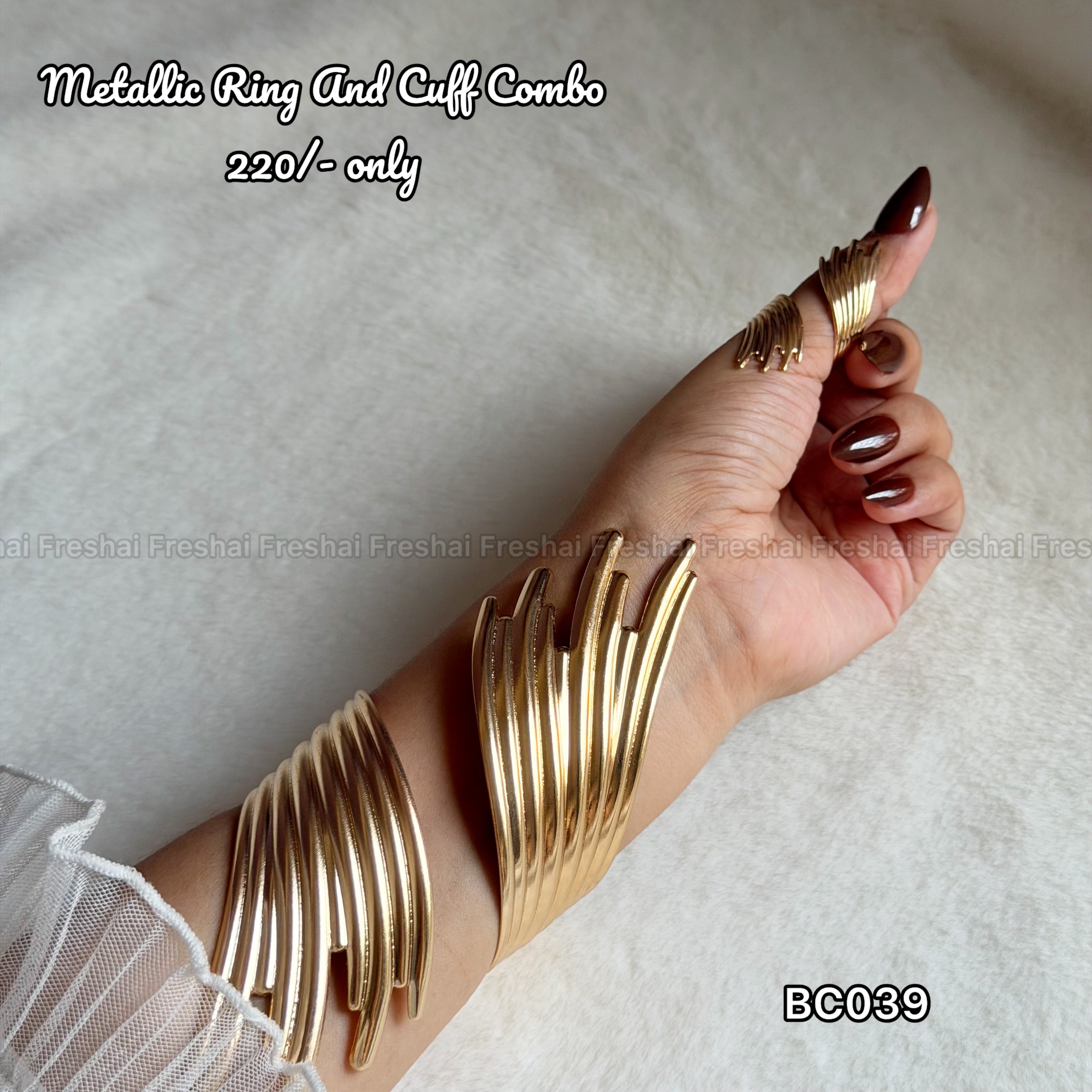 Liquid Drip Metallic Ring & Cuff Combo