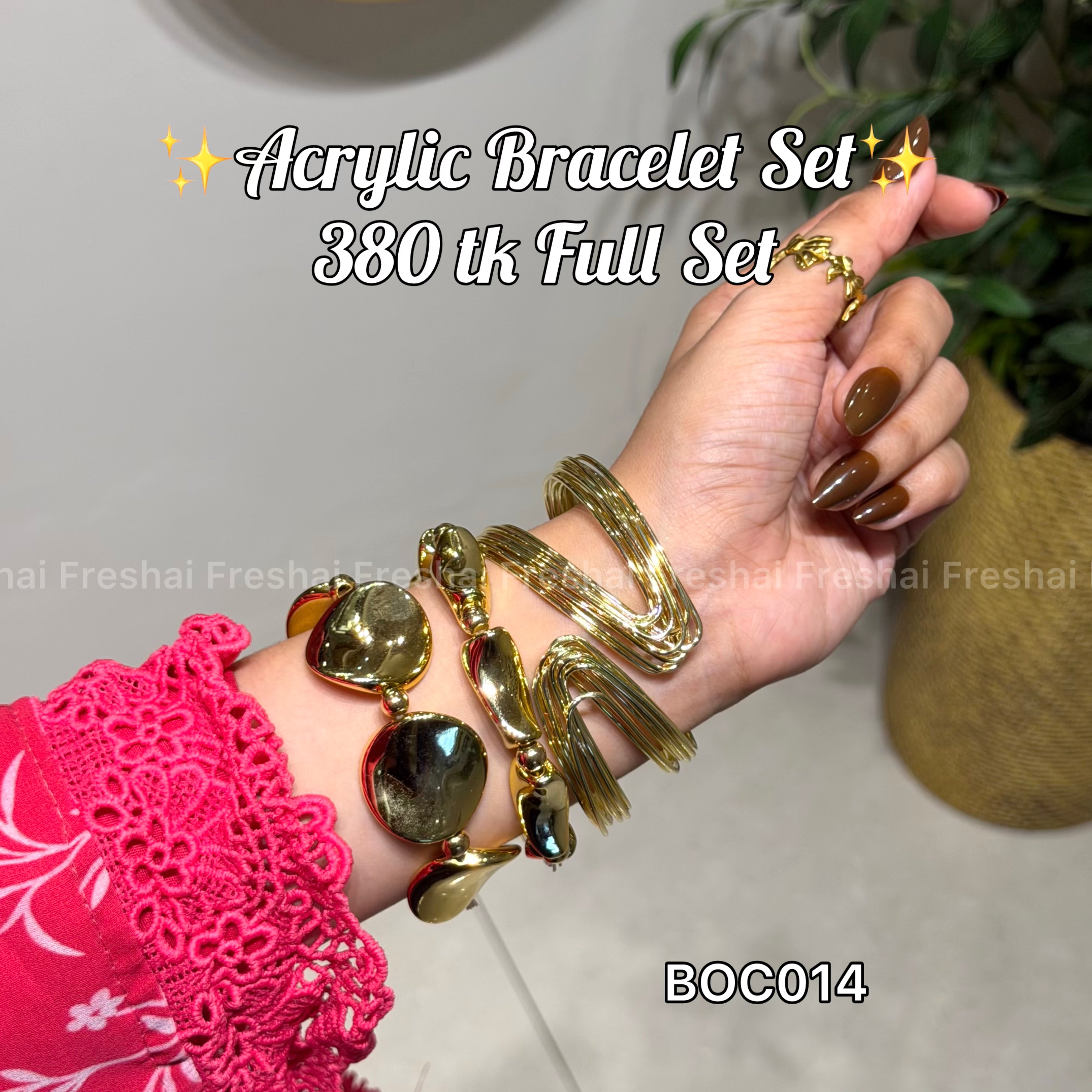 3 Pieces Chunky Gold Textured Acrylic Bracelet Set