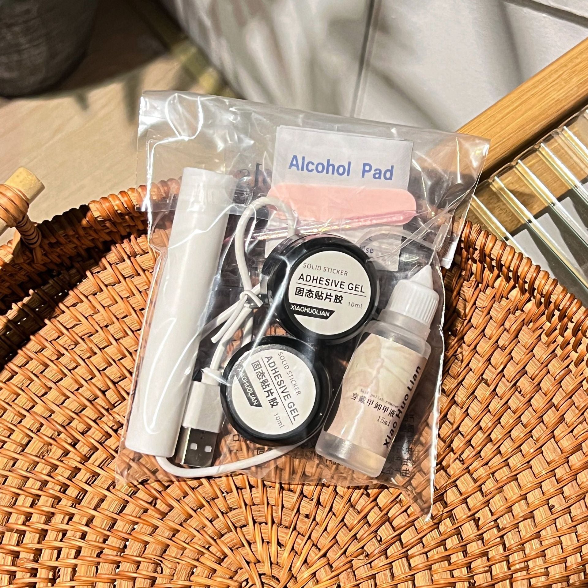 Solid Nail Glue & Mini UV Light Tool Kit