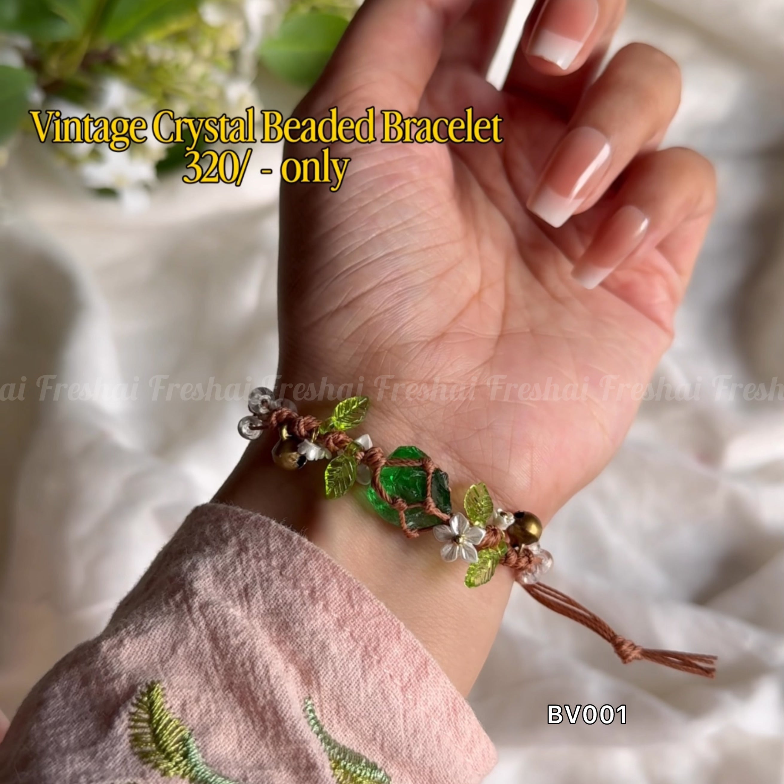 Green Nature-Inspired Crystal Beaded Vintage Bracelet